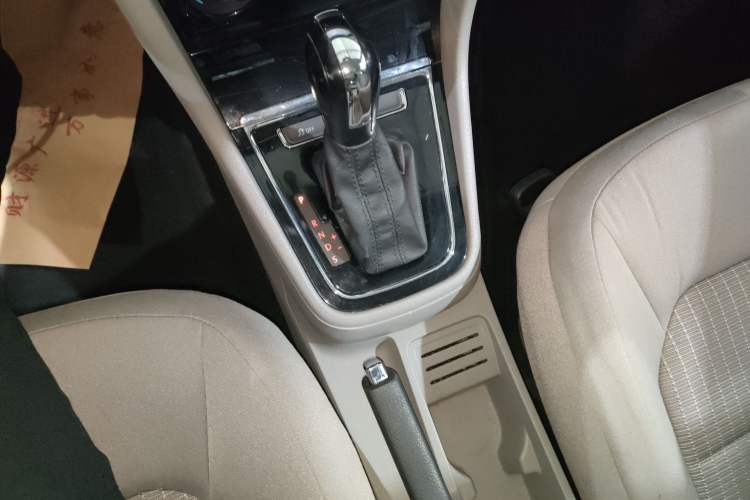 Used Volkswagen Bora 2014 1.6L Automatic Fashion Model