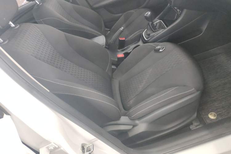 Used Roewe i5 2020 1.5L Manual 4G Connect Luxury Edition