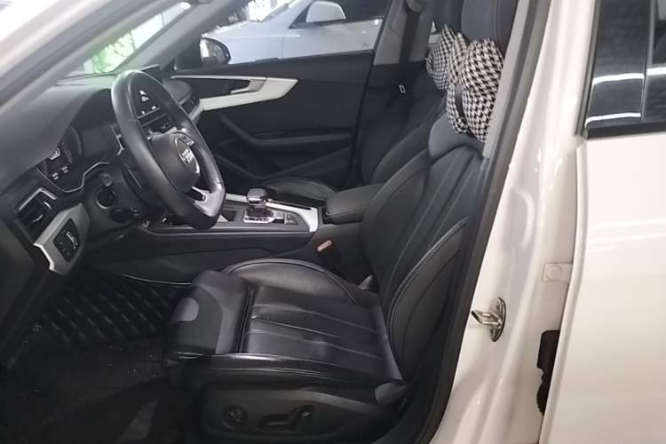 Used Audi A4L 2022 40 TFSI Luxury Dynamic Model
