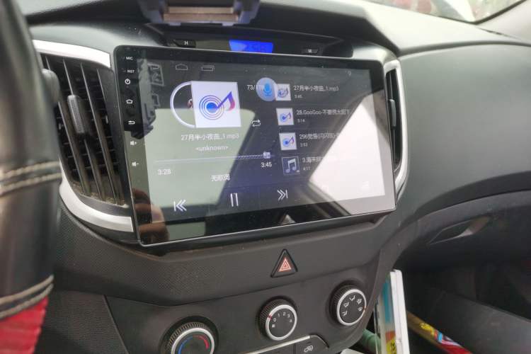 Used Hyundai ix25 2015 1.6L Automatic Two-Wheel Drive Smart GLS Trim Audio And AC Panel