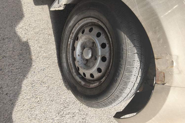 Used Wuling Hongguang 2015 1.5L S Basic Version China V Standard Right Front Wheel Hub