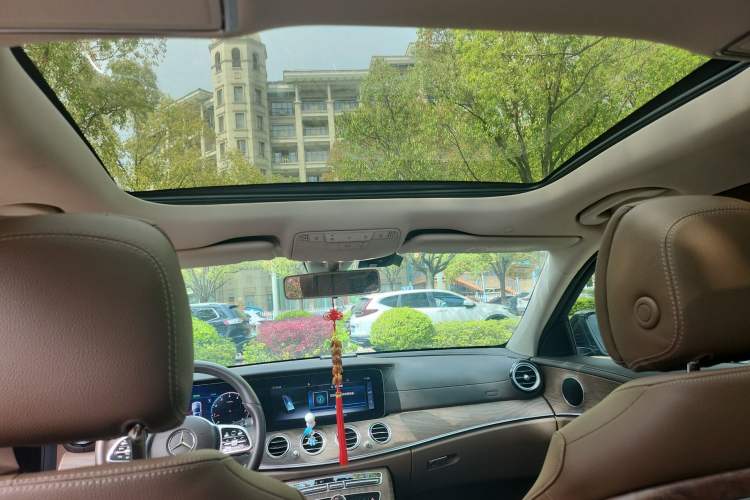 Used Mercedes-Benz E-Class 2019 E 260 L Headliner