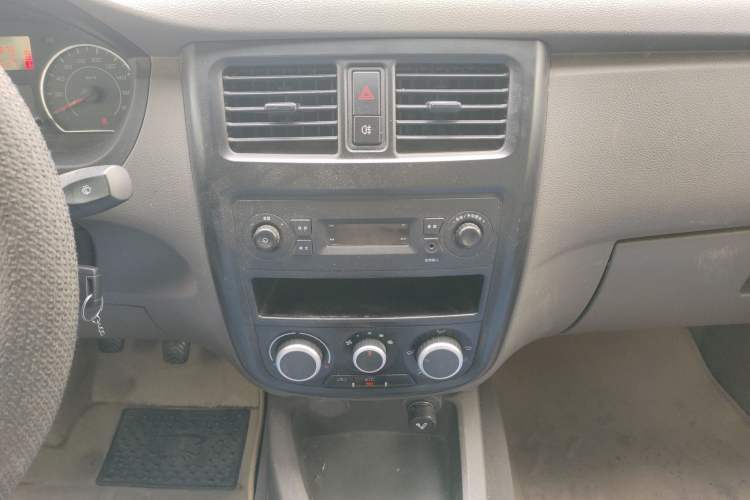 Used Wuling Rongguang V 2016 1.2L Practical Model Non-Power-Assisted