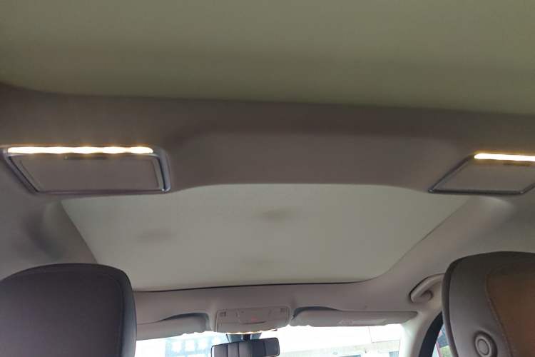 Used Mercedes-Benz E-Class 2023 Updated E 300 L Fashion Edition Headliner