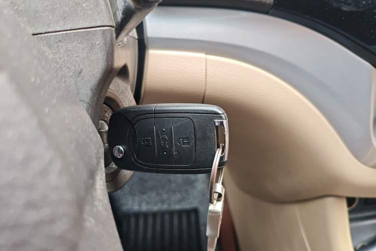 Used Baojun 730 2014 1.5L manual standard trim 7 seats
