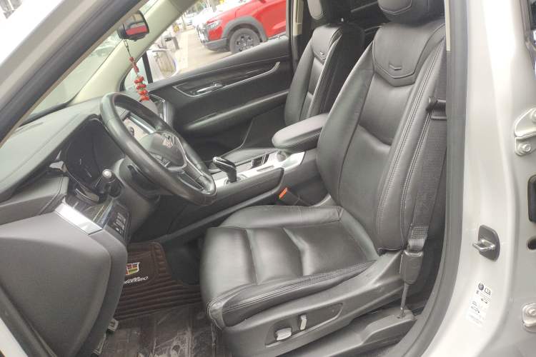 Used Cadillac XT5 2017 Anniversary Edition 25T Luxury Model
