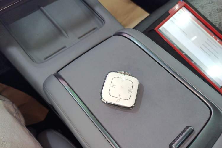 Used Zeekr 7X 2025 100kWh Long-Range All-Wheel Drive Intelligent Driving Version
