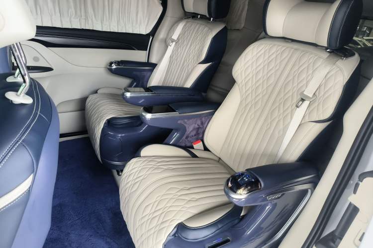 Used Buick GL8 2022 ES Landtrek 653T Comfort Edition Left Rear Seat