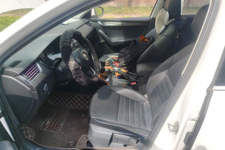 Used Skoda Octavia 2016 1.6L Manual Smart Drive Version