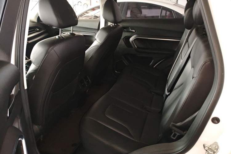 Used Haval H6 2017 Red-Label 1.3T Automatic Two-Wheel Drive ZhiShang Model Left Rear Seat