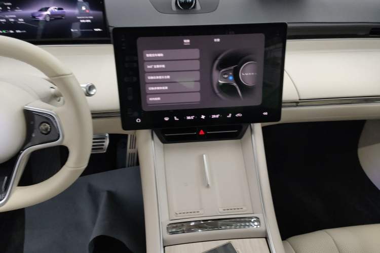 Used Hima Luxeed S7 2024 Ultra Four-Wheel Drive Flagship Edition
