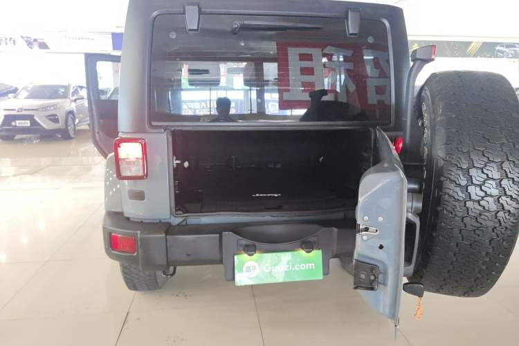 Used Jeep Wrangler 2015 2.8TD Sahara Four-Door Comfort Edition