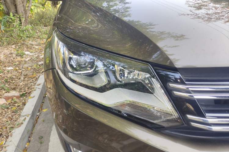 Used Volkswagen Tiguan L 2015 1.8TSI Automatic All-Wheel-Drive Luxury Model
