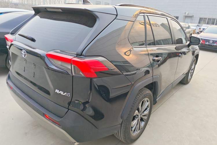 Used Toyota RAV4 2023 2.0L CVT Two-Wheel Drive Fashion Plus Edition