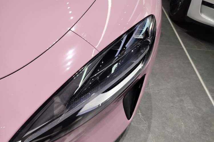 Used Xiaomi Auto SU7 2024 Rear-Drive Ultra-Long Range Advanced Pro-Level Intelligent Driving Version Left Front Headlight