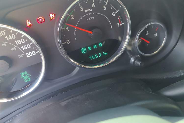 Used Jeep Wrangler 2015 3.6L Rubicon Four-Door Comfort Edition Odometer Close Up