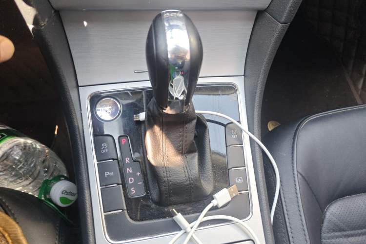 Used Volkswagen Passat 2014 1.8TSI DSG Prestige Edition Gear Lever