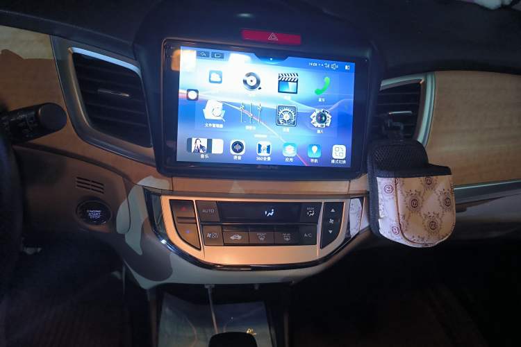 Used Honda Jade 2014 1.8L CVT Luxury Edition 5 seats
