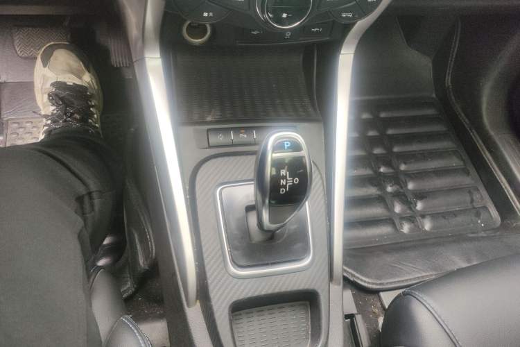 Used BYD Yuan New Energy 2018 EV360 Smart Connect Cool Edition Gear Lever