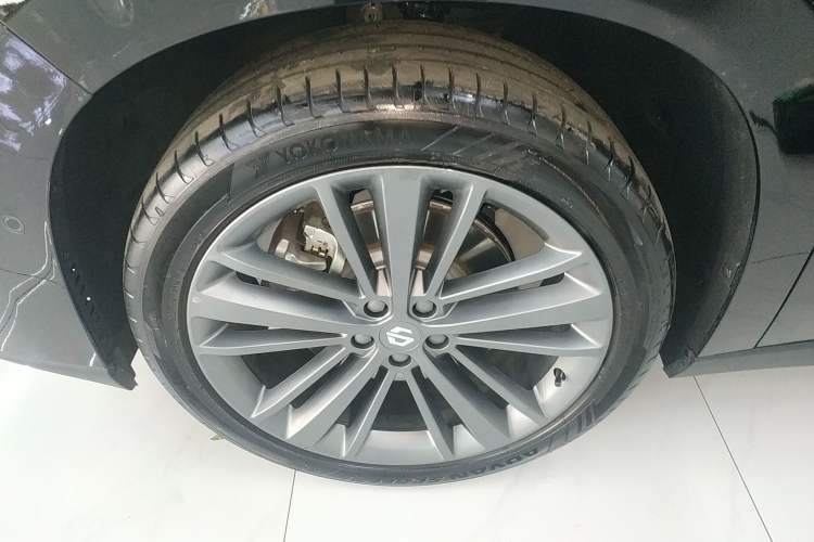 Used Leapmotor C16 2026 Extended-Range 280 LiDAR Zhizun Edition 6 Seats