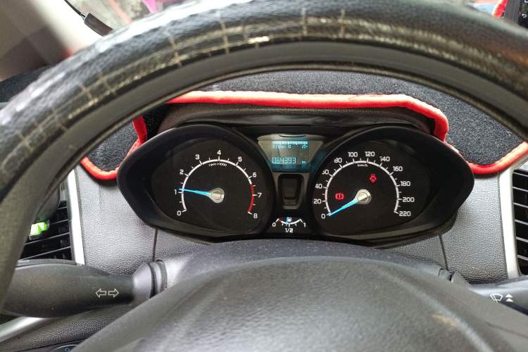 Used Ford EcoSport 2017 1.5L Manual Comfort Model Instrument Cluster