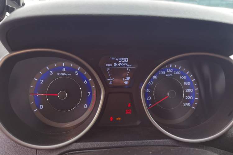 Used Hyundai Elantra (5th Generation / Langdong) 2012 1.6L Manual Fashion Edition Odometer Close Up