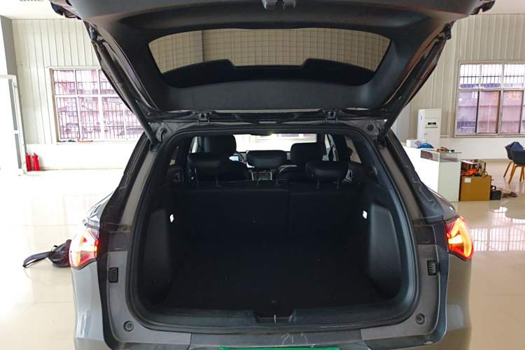 Used Wuling Xingguang S 2024 130 km Flagship Version Trunk