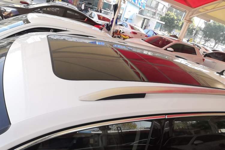 Used Volkswagen Tiguan L 2017 330TSI Automatic Two-Wheel Drive Luxury Edition