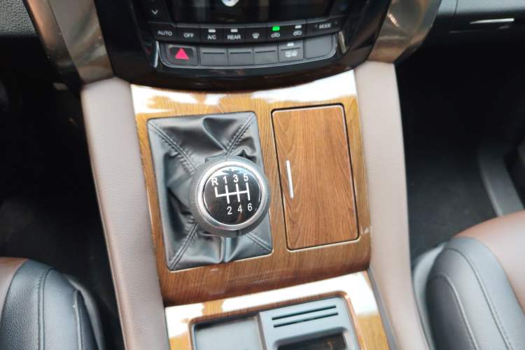 Used FORTHING M7 2021 1.8T Manual Luxury Model Gear Lever