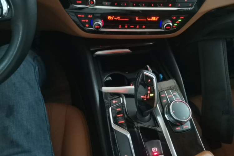 Used BMW 5 Series 2018 528Li Launch Special Edition
