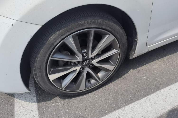 Used Hyundai Elantra (5th Generation / Langdong) 2015 1.6L Automatic Leading Model