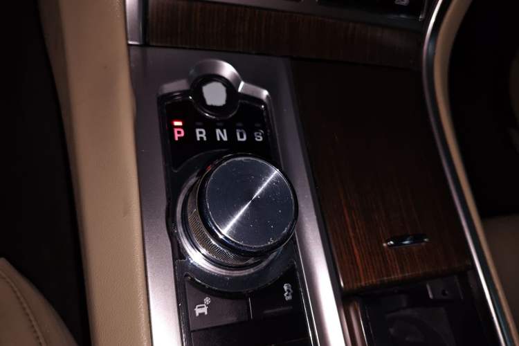Used Jaguar XF 2013 XF 2.0T Luxury Edition Gear Lever