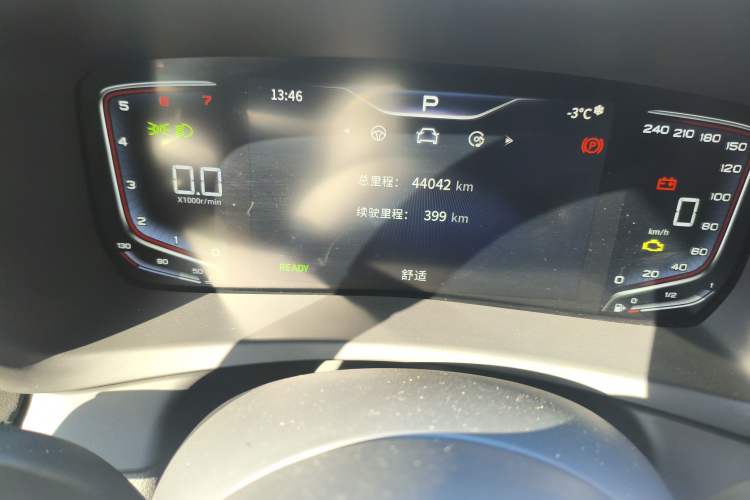 Used Hongqi HQ9 2023 2.0T Smart Connect Flagship Edition Odometer Close Up