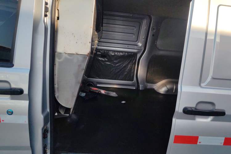 Used Wuling Rongguang S 2023 1.5L Basic Enclosed-Window Vehicle 2 Seats