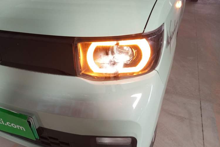 Used Wuling Hongguang MINIEV 2021 Macaron Fashion Model Lithium Iron Phosphate
