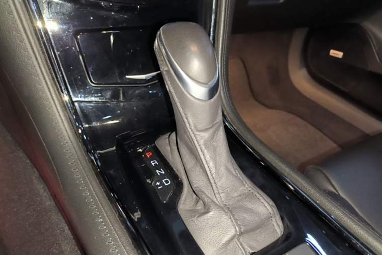 Used Cadillac ATS-L 2017 28T Tech Edition Gear Lever