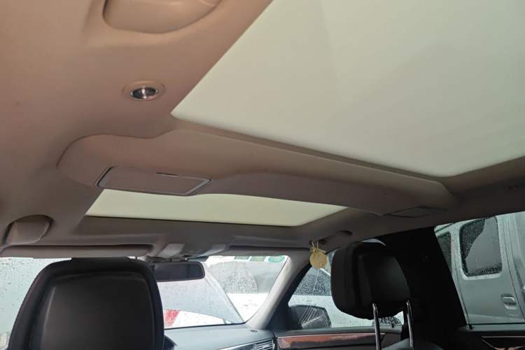 Used Mercedes-Benz E-Class 2013 E 260 L CGI Stylish Model Headliner