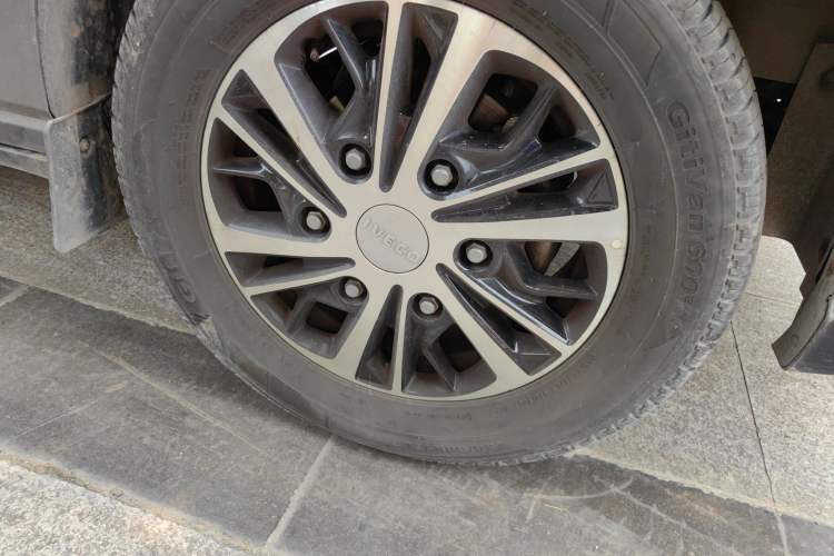 Used Iveco Fidato 2023 C30 Passenger Van 2.0T 93kW Manual Transmission Xingtu Edition Low Roof