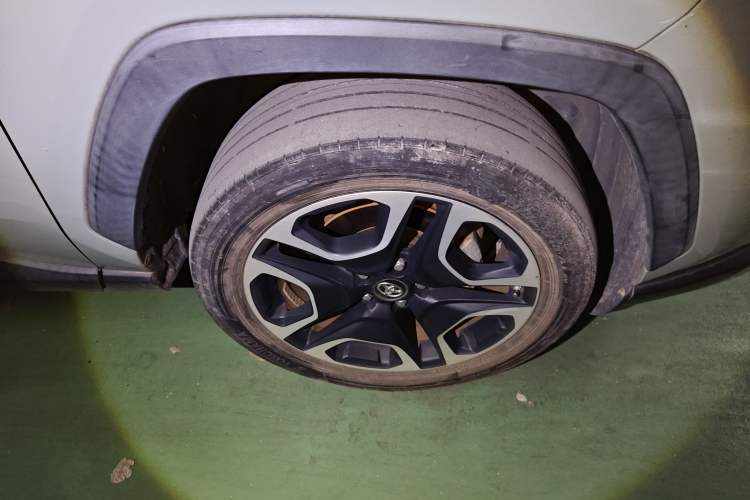 Used Toyota RAV4 2020 2.0L CVT Four-Wheel Drive Prestige Edition