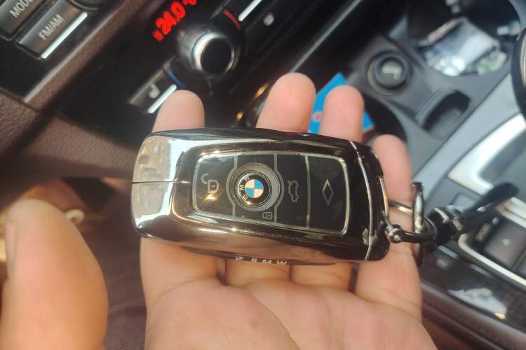 Used BMW 5 Series 2014 525Li Luxury Design Package
