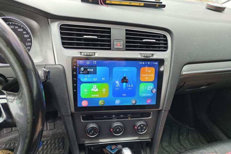 Used Volkswagen Golf 2016 230TSI Automatic Comfort Version Audio And AC Panel