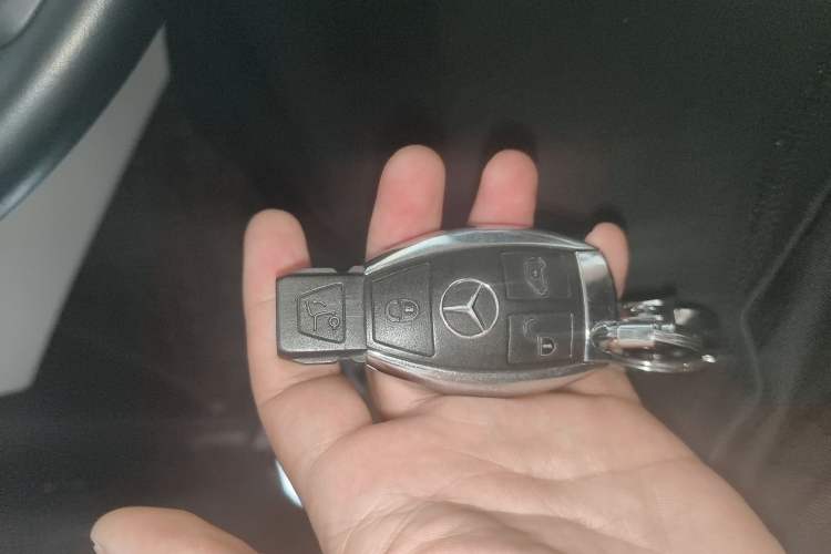 Used Mercedes-Benz V-Class 2021 V 260 Avantgarde Edition Interior 1