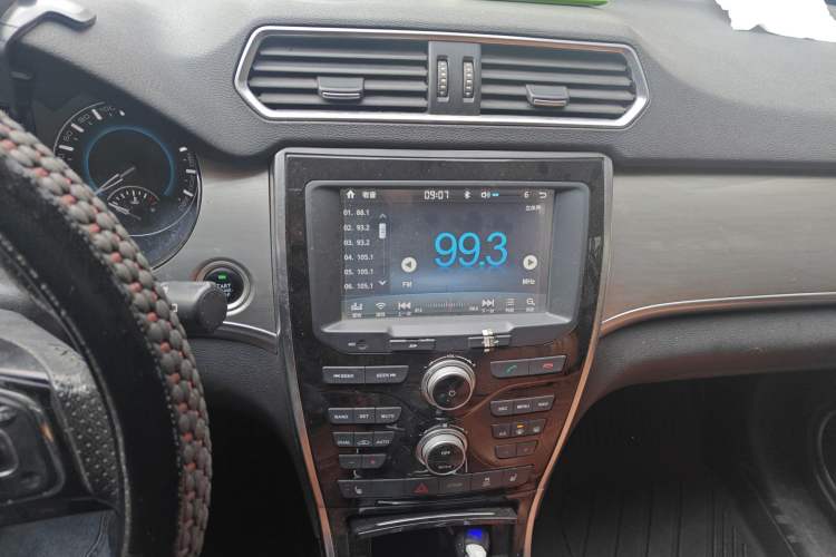 Used Haval H2 2016 Red-Label 1.5T Manual Two-Wheel Drive Luxury Model