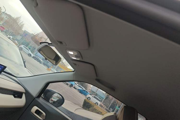 Used Chery QQ Ice Cream 2024 Edition Youth Version 205km Sundae Headliner