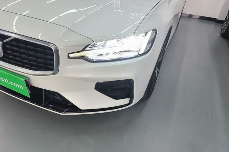 Used Volvo V60 2020 T5 Zhiyuan Sport Edition
