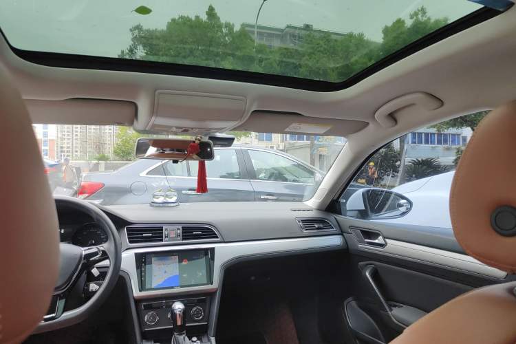 Used Volkswagen Lamando 2017 230TSI DSG Fashion Edition Headliner