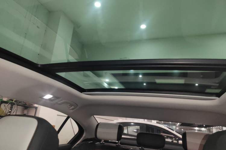 Used Volkswagen Magotan 2025 Revised Version Zhongxiang Edition 330TSI DSG Luxury Trim