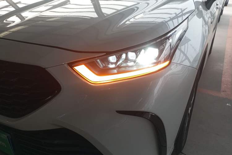 Used Toyota Crown Kluger 2021 2.5L HEV Four-Wheel Drive Elite Edition Left Front Headlight