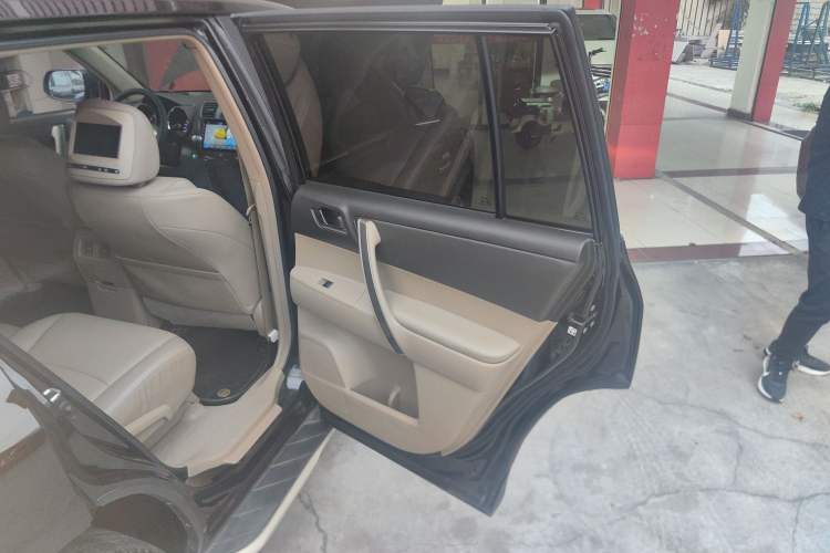 Used Toyota Highlander 2012 2.7L Two-Wheel Drive 5-Seater Sport Edition
