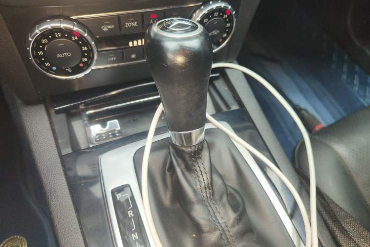 Used Mercedes-Benz C-Class 2013 C 180 Classic Grand Edition Gear Lever